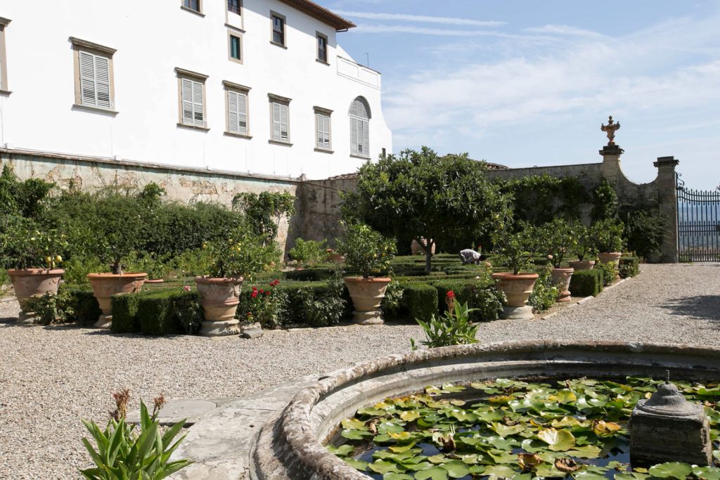 Italy Locations - Castel and Villas
