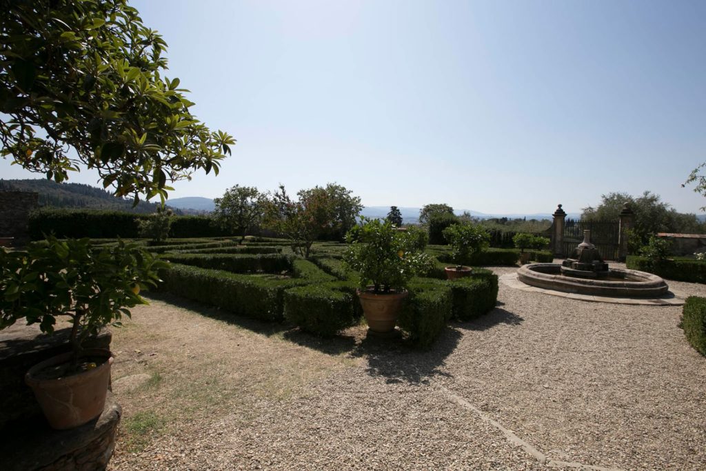 Italy Locations - Castel and Villas