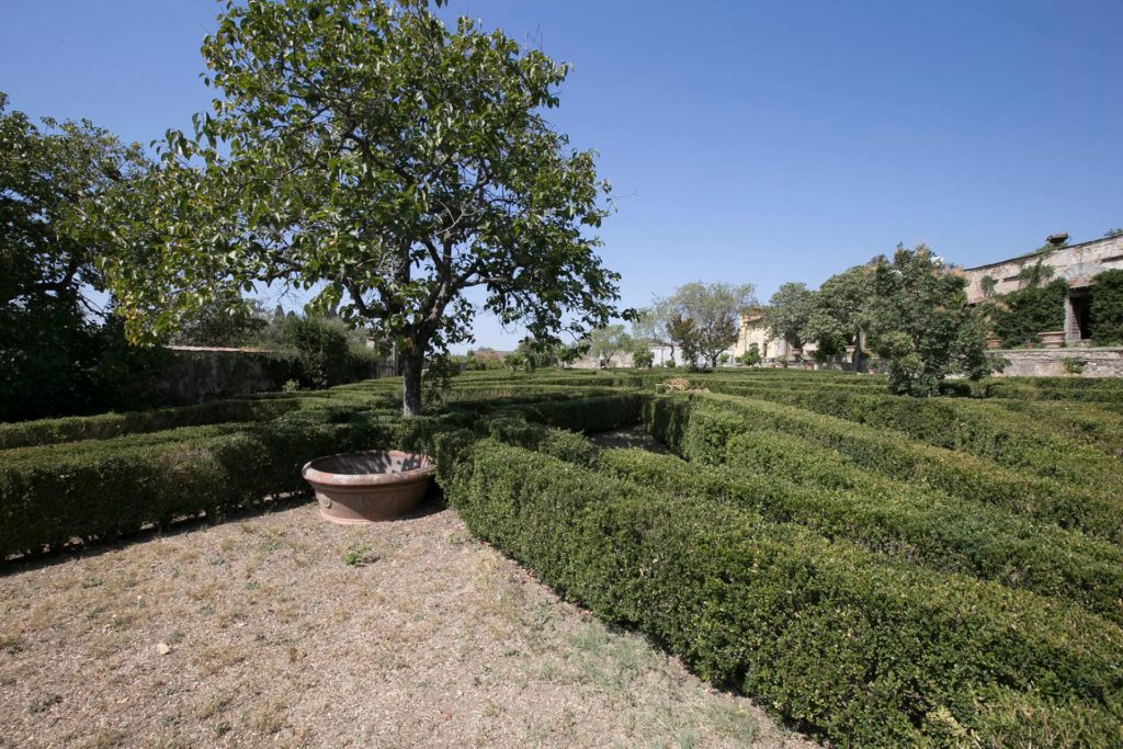 Italy Locations - Castel and Villas