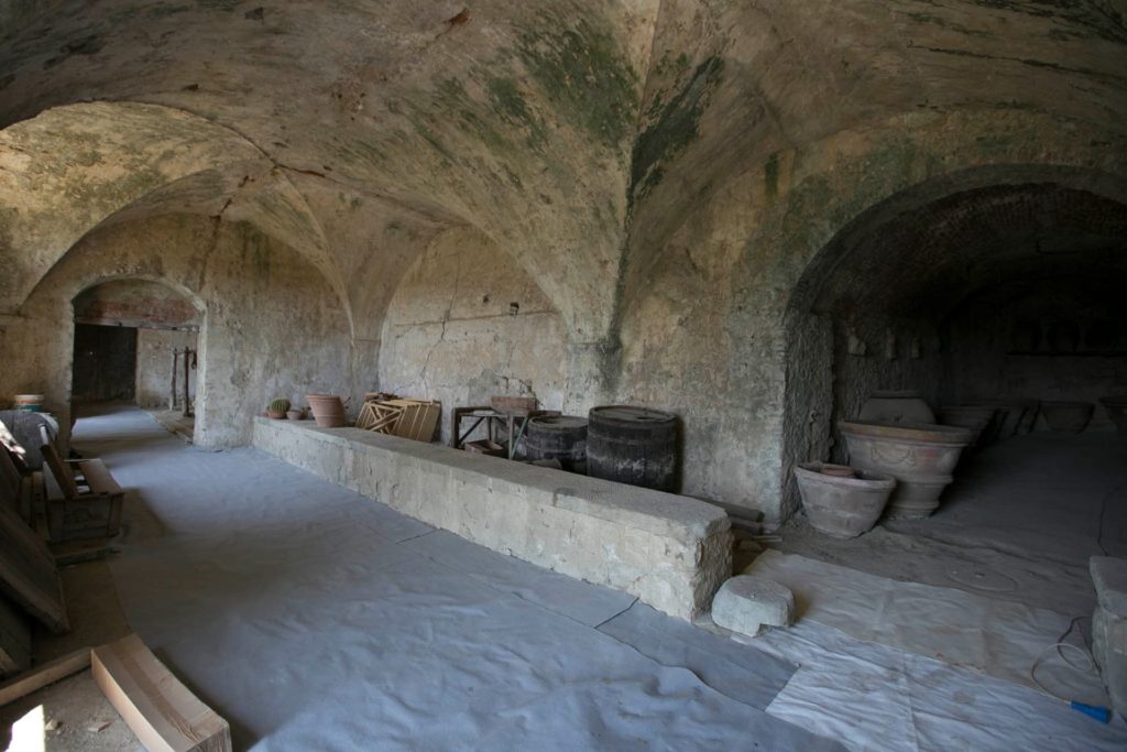 Italy Locations - Castel and Villas