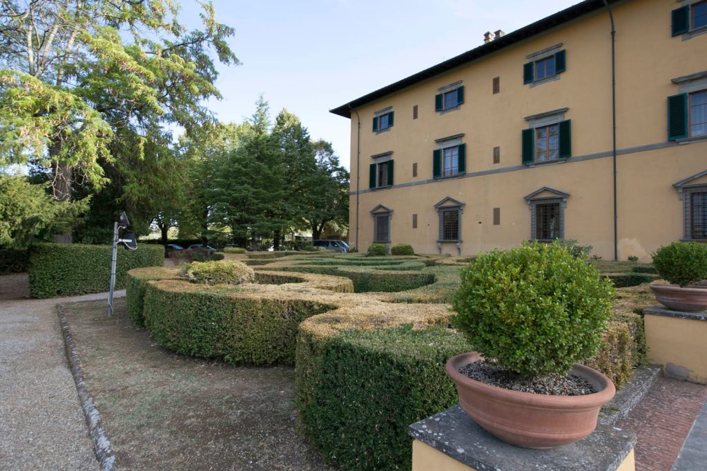 Italy Locations - Castel and Villas